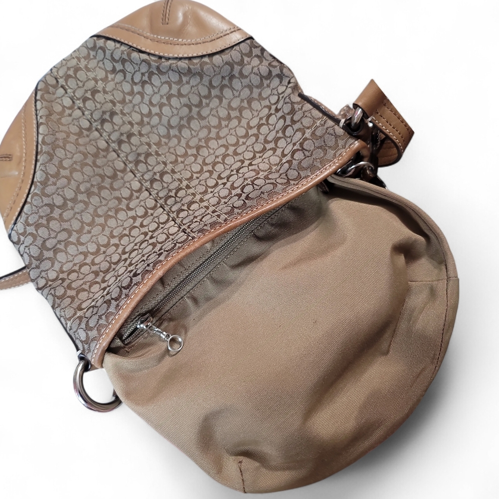 COACH Vintage Small Tan Signature Crossbody Bag In EUC - Picture 9 of 10